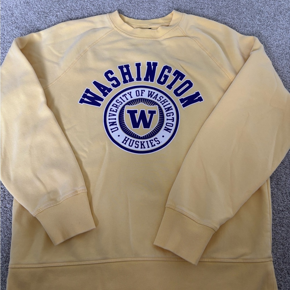 UW Huskies Yellow Crewneck Sweatshirt
